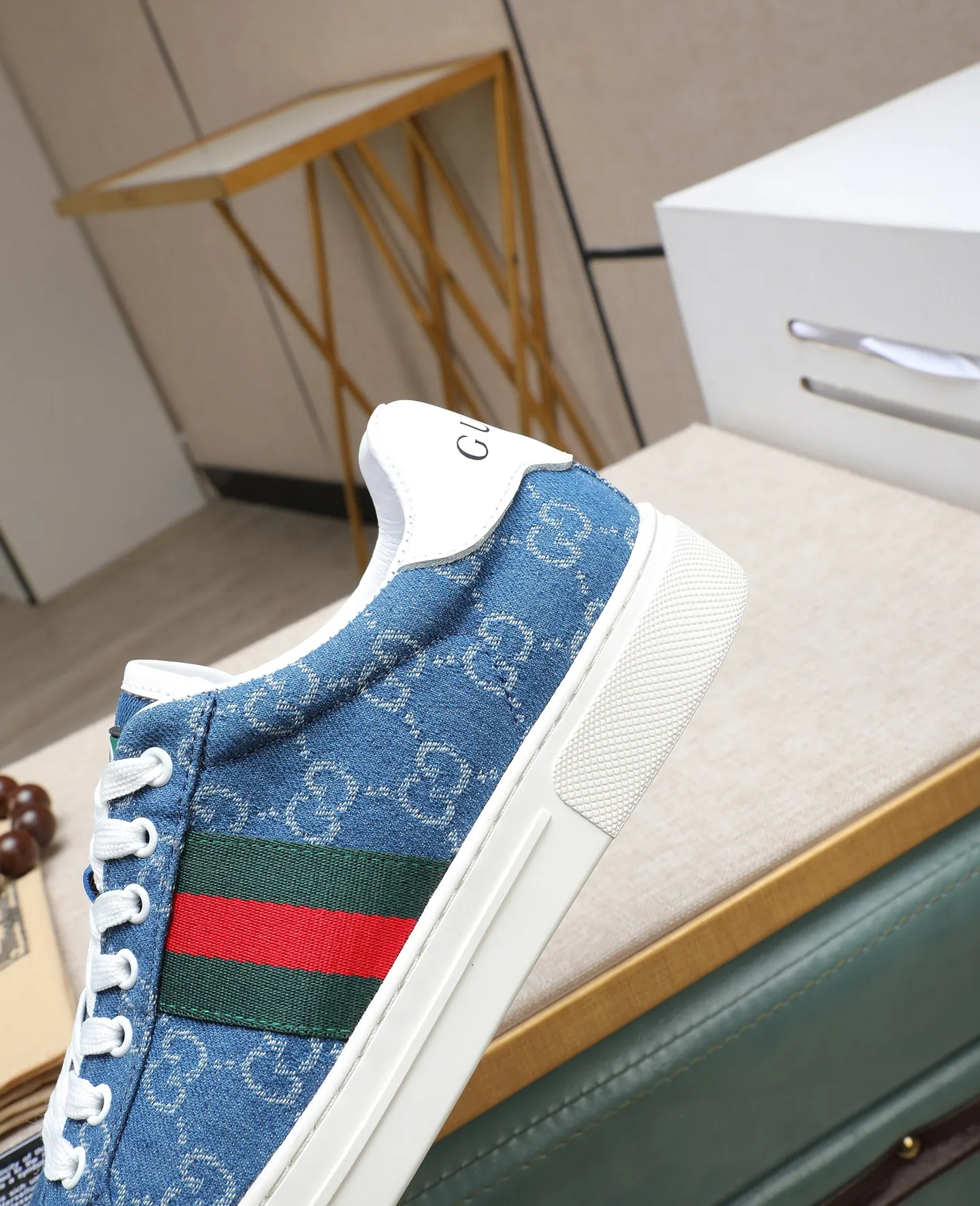 Men's shoes 💰420 GUCCI🔍🔍The latest model is available at the counter simultaneously. Original calfskin imported from Italy, genuine leather lining, (high-end, extravagant and classy) with exquisite workmanship. Sole: Original sole provided by the original factory. ⚠Exclusive double-layer movable molded sole is super comfortable⚠. Photographed in real life. 🎬The real thing is better. 🔍🔍"High quality·Follow the order" code number 38-44